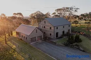 47 WOOLSHED ROAD - Adelaide Hills rural retreat - Image 1