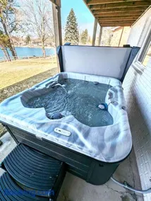 5BR Lakefront Getaway with hot tub - Image 2