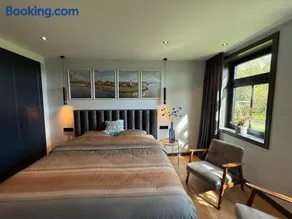Urk-Stay - Image 1