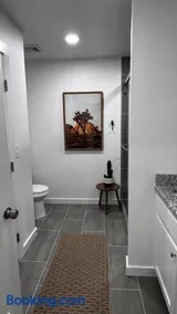 Lucky Cowboy Lodge Near WinStar - Cozy 3BR Home - Image 3