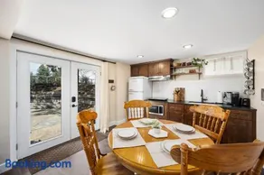 Country Cottage Basement Apartment - Image 1