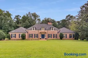 Private Pool Estate Soccer Field Sleeps 16 - Image 2