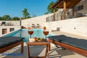 Modern Rustic Villa Kate - Image 1