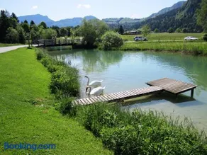 Apartamento ideal para familias con terraza y jardín | Vistas al lago - Image 1