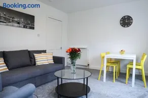 Appartement avec internet haut débit | Vue ville - Image 3