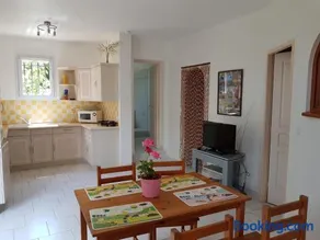 Maison charmante à Alata avec vue sur mer et ville - Image 4