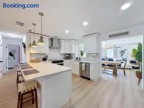 Clearwater 4BR Pool Home w Patio Grill & Games - Image 3