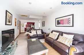 Luxury Apartment Playa Chica - Image 4