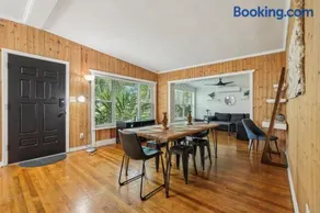 3BR Orlando Stay Save 16 Pet-Friendly Fun - Image 3