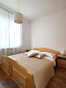 Galileo Apartment - Bright & Cozy with Parking - Image 3