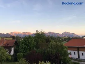 Erholsamer Traumurlaub wo auf Bergen Schlößer wachsen - Image 1