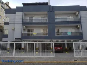 Apto 2 quartos no centro de Bombinhas, 130 metros praia - Image 2