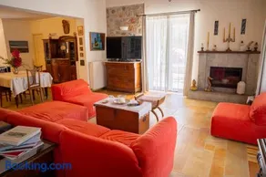 A Luxury Seafront Villa with amazing ambience and view - Image 3