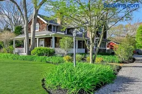 Gorgeous Hamptons Farmhouse - Get the Beach without the Traffic! - Image 1
