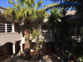 Knysna N2 Lodge - Image 1
