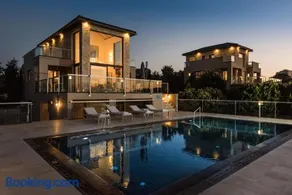 Magnifique villa avec piscine au bord de mer - Image 2