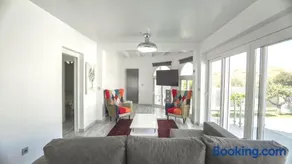 Modern Detached 4 Bed 3 Bath Villa with private pool close to all amenities - Image 3