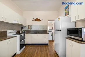 Beach Comber- 32 Straight St Hat Head - No Sheets or Towels provided - Image 3