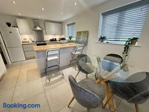 Langford House, 3bedroom, Netflix, Parking, WiFi - Image 1