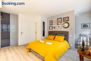 GuestReady - Modern Comfort in Vincennes - Image 3