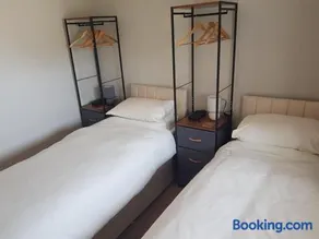 Beechcroft 2 bed part house - Image 4