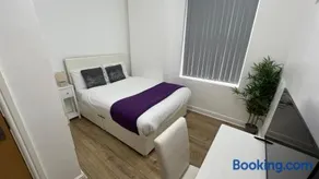 Sangha Hall - Private Ensuite Rooms with Shared Kitchen - Image 5