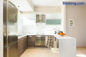 Gabriel apartment with a shared pool close to the beach - Image 2