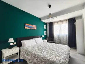 51 E-scape Home - Image 2