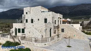 Mani Tsopakas Residences Artsi maisonette - Image 2