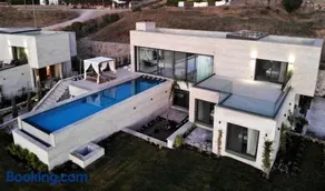 Vistaport A - Luxury Villa with Private Pool and Sea View - Image 5