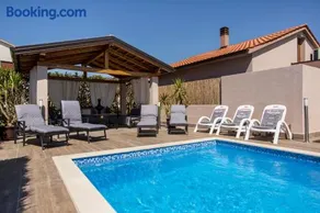 Apartment Tia - Image 1