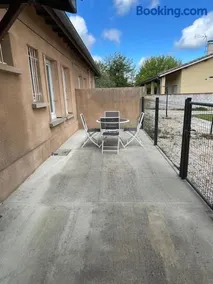 Maison 2 chambres 3 lits 4 couchages et extérieur - Image 2