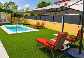 Casa Andaluza con piscina y jardín privado en Gelves a 15 minutos del centro de Sevilla - Image 1