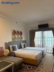 Sky beach resort - Image 4