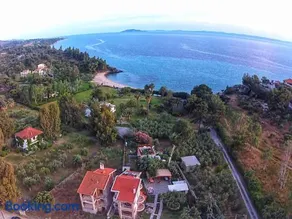 Studio apartment by the sea at Spathies Beach - Image 3