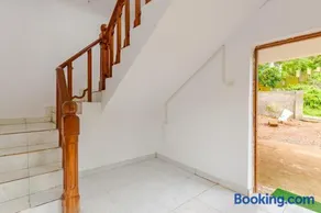 Edelweiss Apartments Near Beach and Airport - Image 1