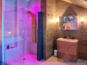 Suite avec Jacuzzi - Clim - Terrasse - Wi-Fi - Image 4