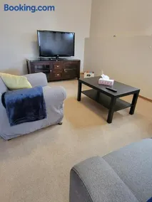 Quaint Lonsdale Suite - Image 3
