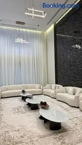 منتجع شاطئ الدانة Hus Chalet - Image 4
