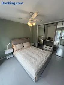Spacious King En Suite - Image 2