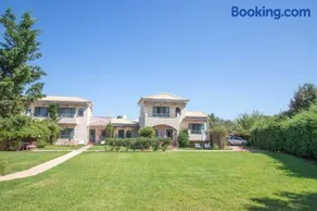 Stalakton Country Maisonettes - Image 2