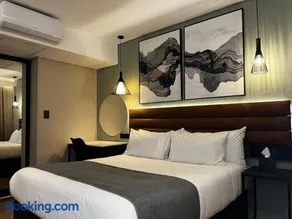 Riverleaf Hotel - Image 1