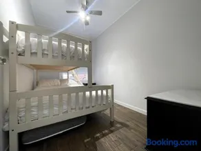 Reno'd Heritage Camino Apartment - Image 2