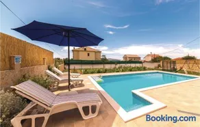 Three-Bedroom Holiday Home In Kastel Sucurac - Image 4