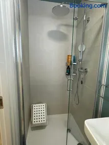 Double Ensuite Room, Bray - Image 5
