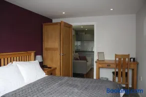 Amberleigh House Annex - Image 2
