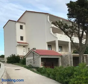 Apartments Isabella - Family Friendly - Image 2