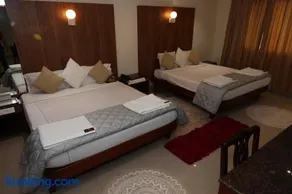 Dhanunjayas Luxury Hotel - Image 5