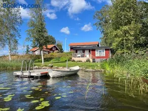 Sommarstuga med sjötomt och brygga - Image 2