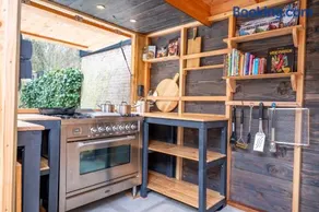 Kahakai Beach House - Unique Outdoor Kitchen - next to local lake and 15 min. the from beach - Image 5